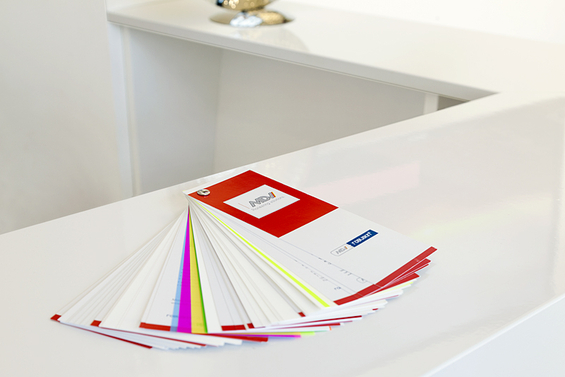 Das Robuskin® Sortiment halten wir in Format und Rolle vorrätig. - Klicken zum Vergrößern
